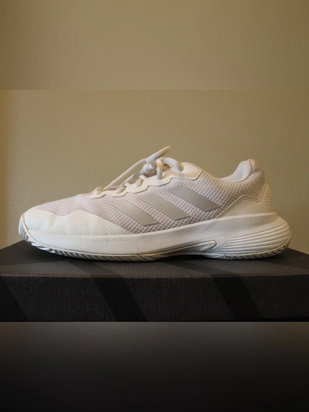 Adidas GameCourt Women’s Tennis Shoes – Size 9 – White/Silver – Original Box Inc